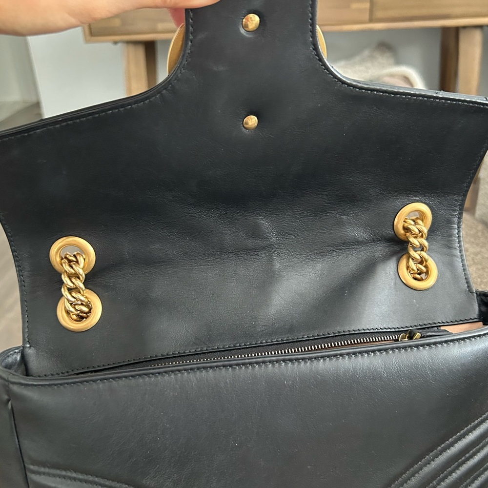Gucci Marmont Medium Shoulder Bag - Picture 11 of 16